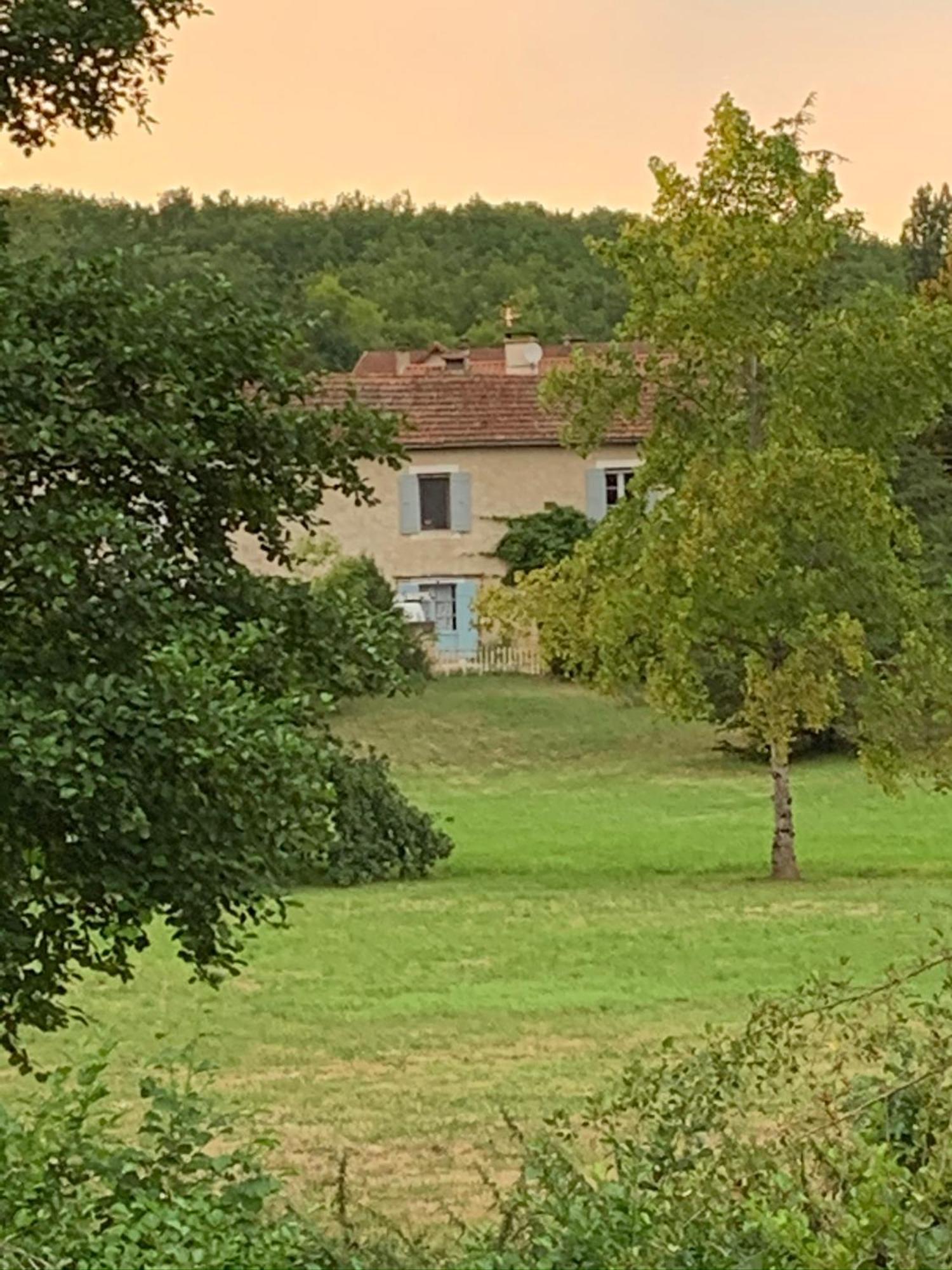 La Grange, 10 Rue Du Lavoir Saint-Martial-d'Albarede Kültér fotó